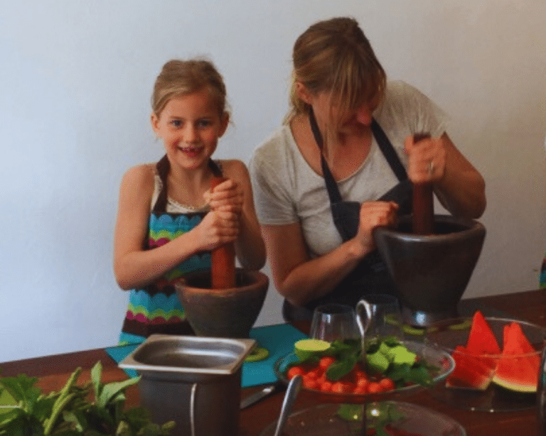 This cooking class is for parents and children.