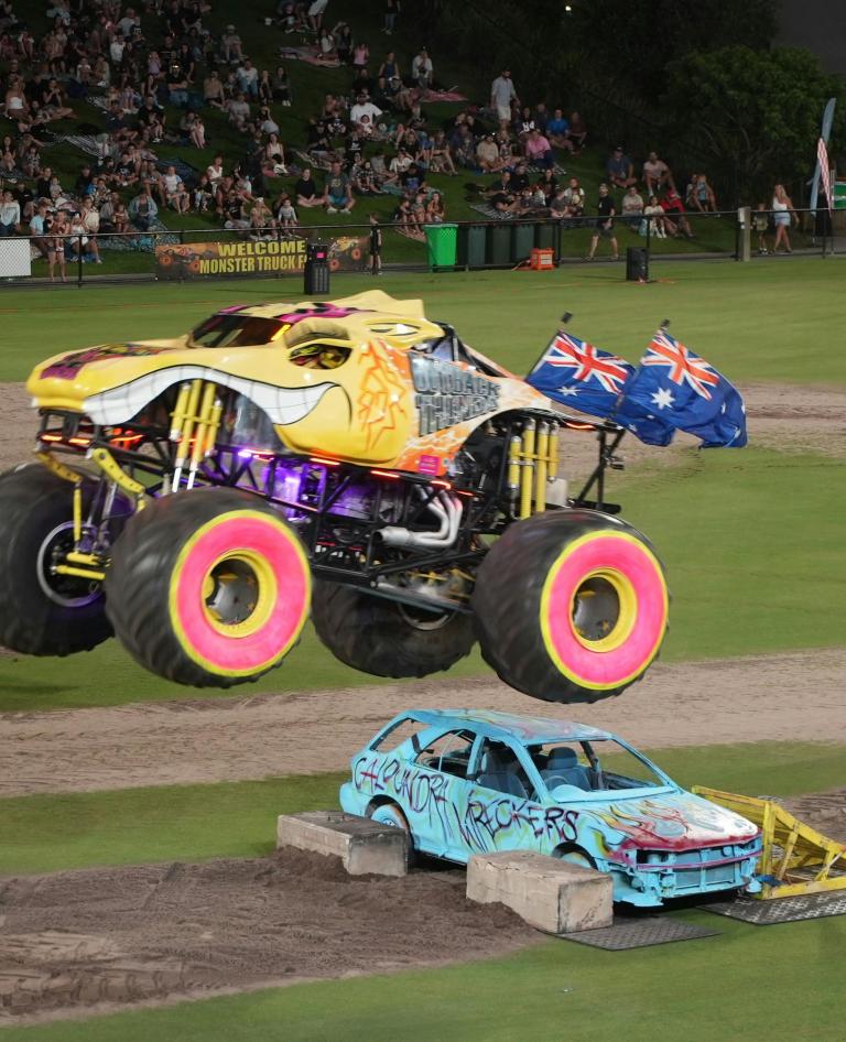 Extreme Monster War On Wheels Bendigo Showgrounds