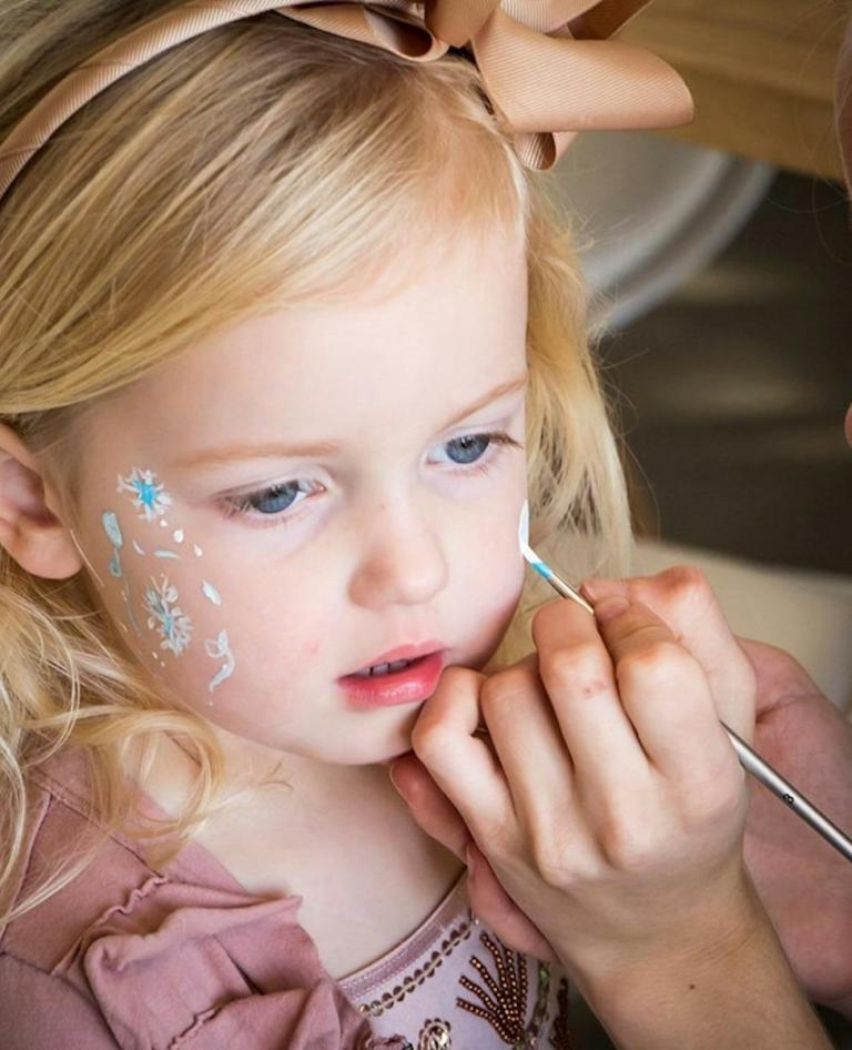 Face painting + glitter tattoo